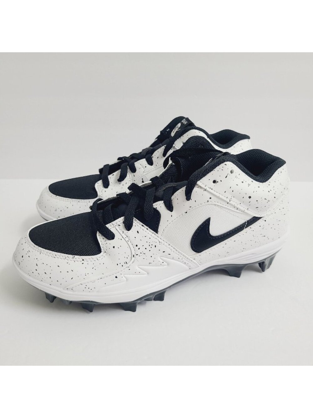 NEW Nike Air Jordan Stadium 90 Low TD Football Cleats HQ0210-100 Size 12 White